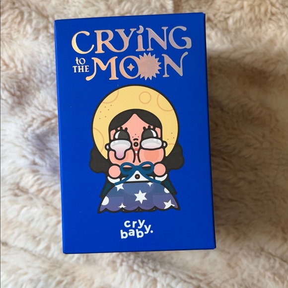 Popmart Crying To The Moon Series Figure The Space Traveler - Picture 3 of 4